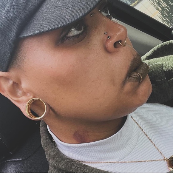 Self-proclaimed Goblin King, Lucifel Mors, at your service. - Picture 6 of 11